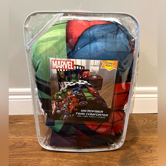 New Marvel Twin Comforter - Picture 1 of 5